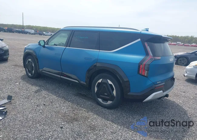 KNDADFS5XR6028452: 42043277