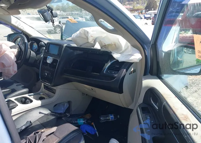 2C4RC1CG8DR647688: 42042544