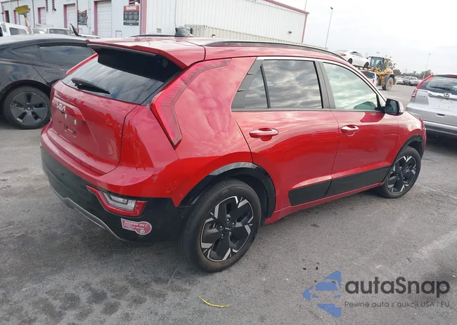 KNDCT3L15P5042588: 42043899