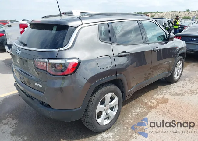 3C4NJDBB3MT584556: 42044104