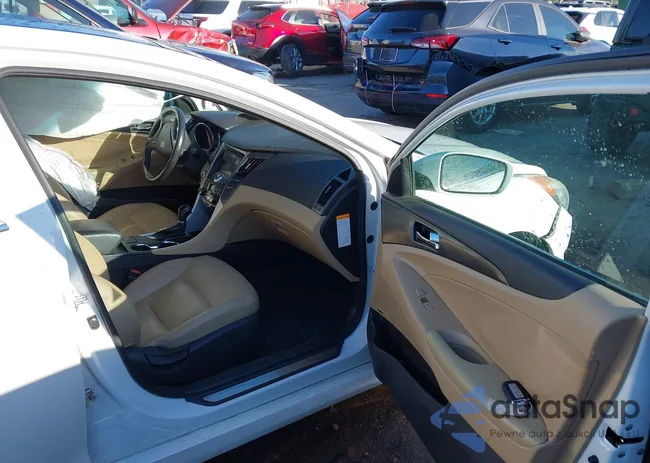 KMHEC4A45DA050118: 42043723