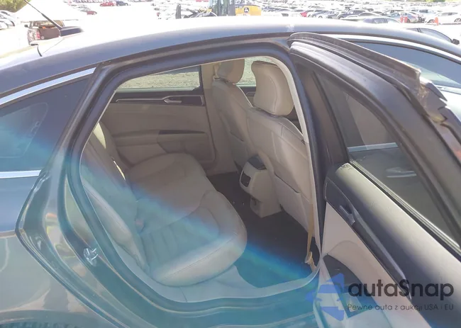 3FA6P0HD1HR102941: 42044782