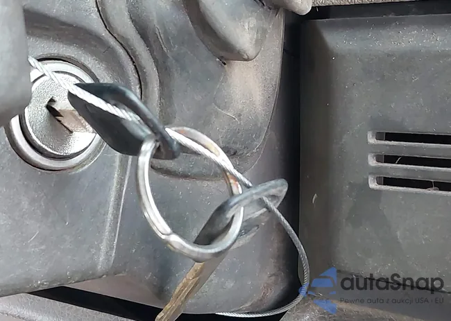 1FTRX12W59KB75341: 42045577