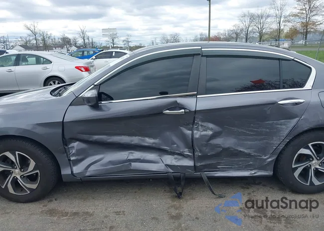 1HGCR2F34GA068016: 42048310