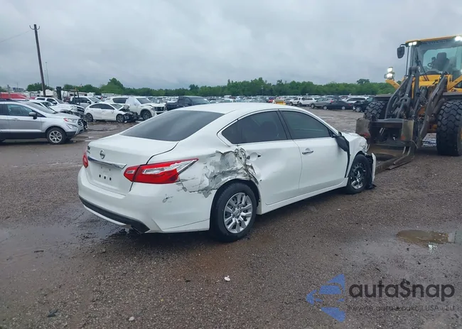 1N4AL3AP2GN327656: 42048656