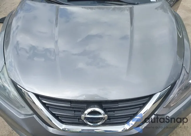 1N4AL3AP4JC114677: 42050124