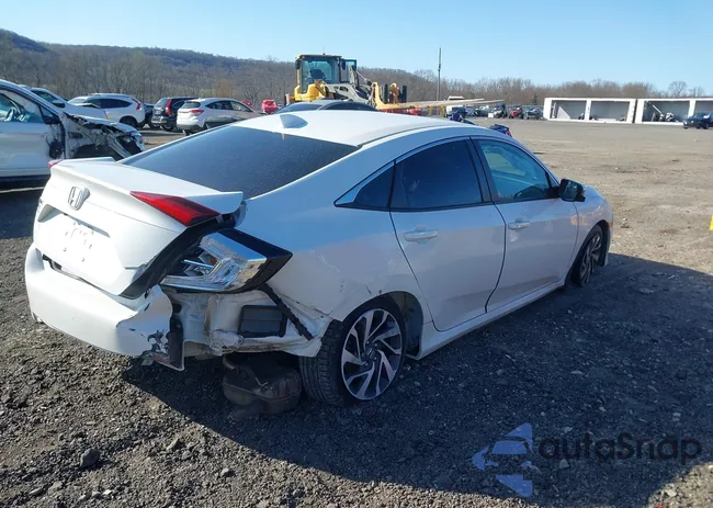 19XFC2F77JE208273: 42049611