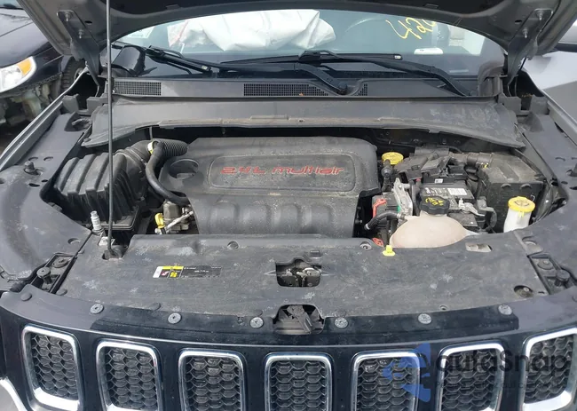 3C4NJDBB1JT435428: 42050993