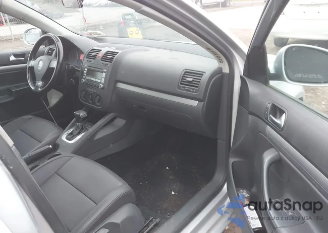 3VWRJ71K48M172258: 42051027