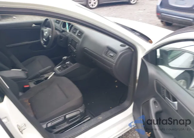 3VW2K7AJ8FM222629: 42053092