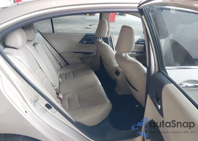 1HGCR2F8XFA200254: 42053855