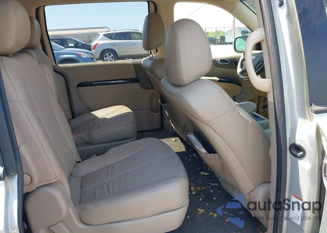 KNDMH4C70E6568392: 42053401