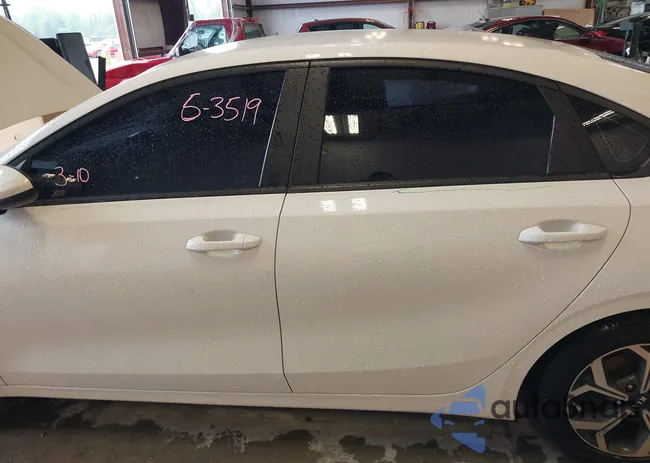 3KPF24AD3LE243519: 42053674