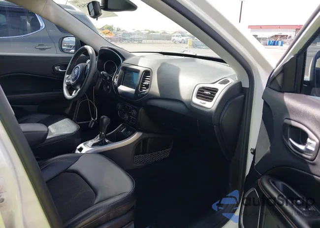 3C4NJCBBXMT581213: 42054845