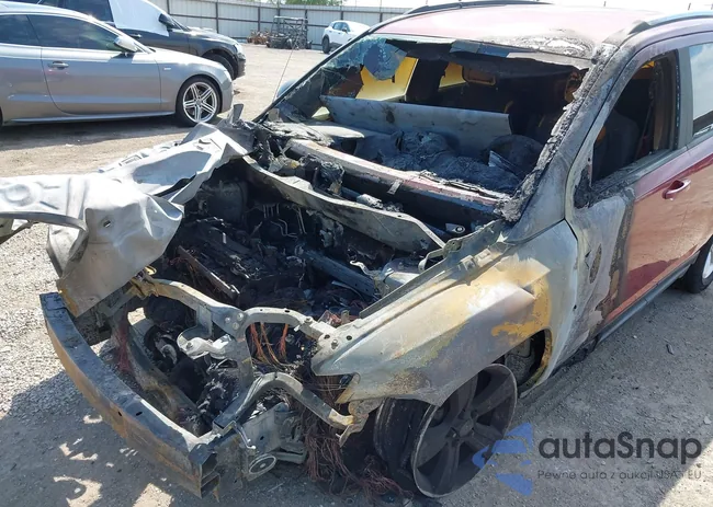 1C4NJCBA3CD618159: 42054849