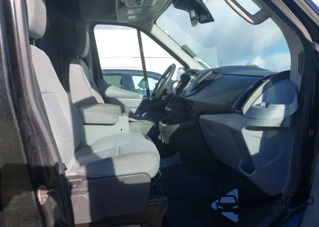 1FTYR2CM2FKA84290: 42054397