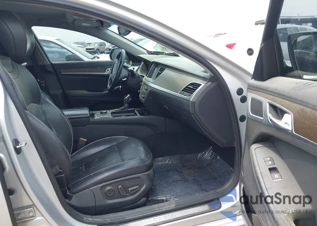 KMHGN4JF6HU209477: 42056310