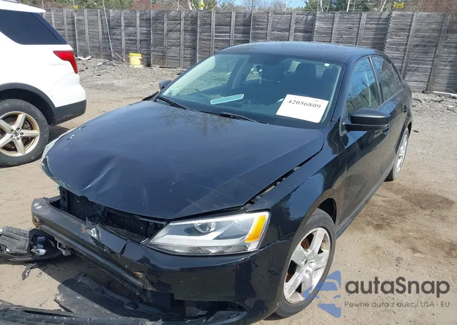 3VW2K7AJ8BM021033: 42056809