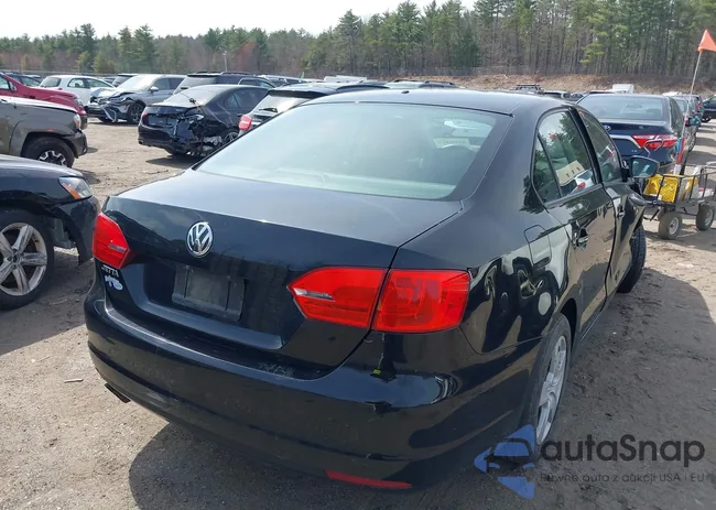 3VW2K7AJ8BM021033: 42056809