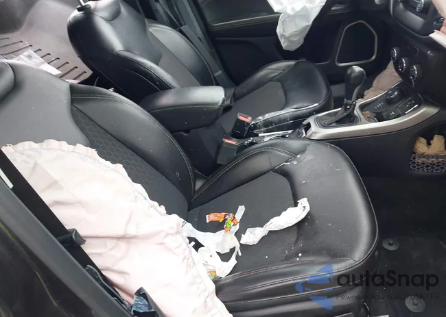 3C4NJDBB8JT307154: 42056744