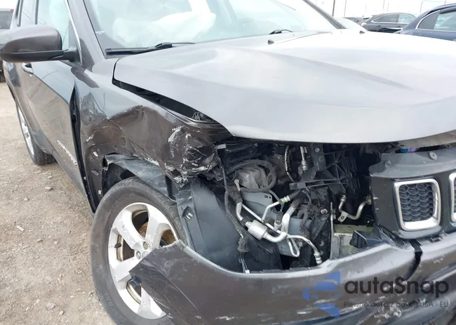 3C4NJDBB8JT307154: 42056744