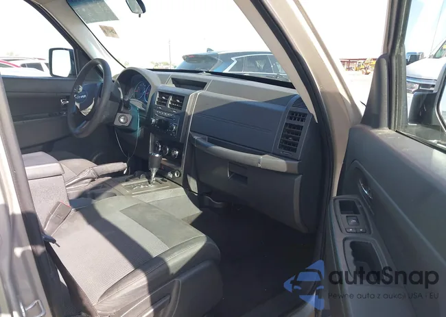 1J8GN28KX9W502034: 42058801