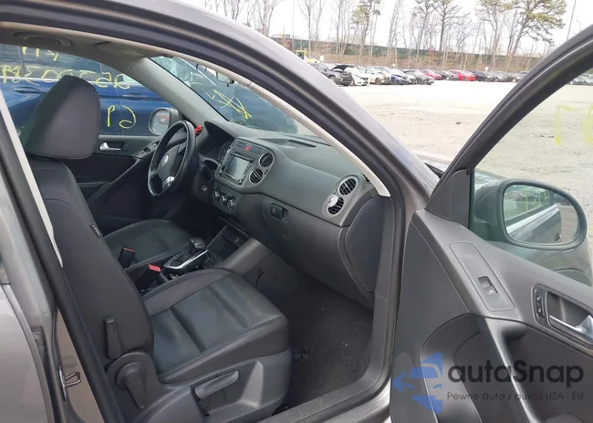 WVGAV7AX3AW529317: 42059046