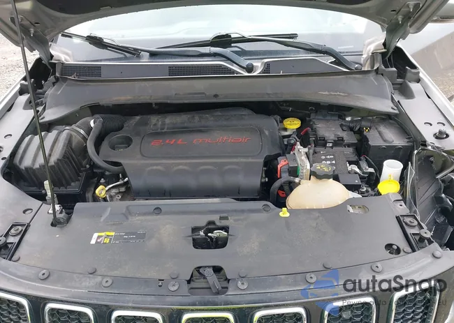 3C4NJDCBXJT365801: 42060027