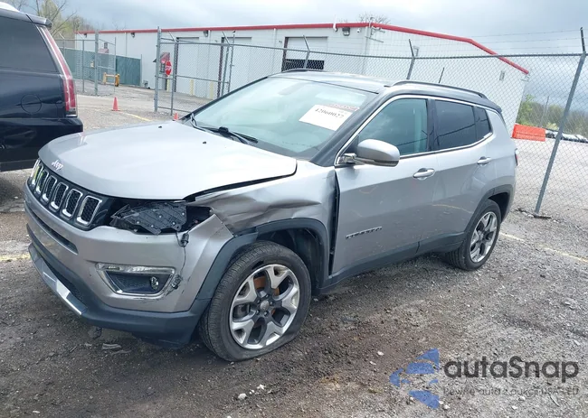 3C4NJDCBXJT365801: 42060027