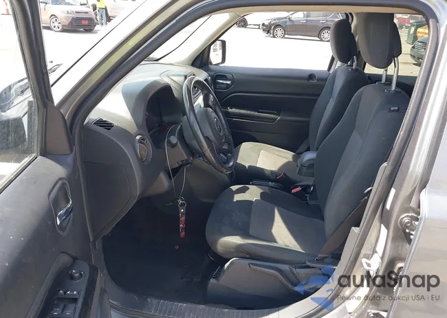 1C4NJRFB6ED530943: 42060792