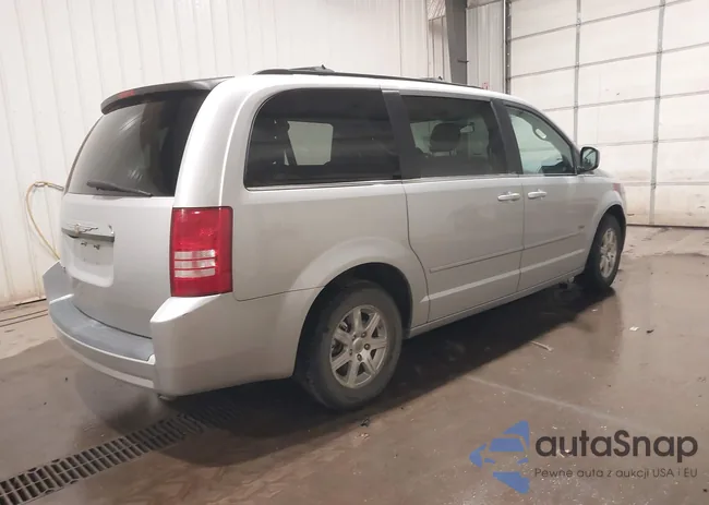 2A8HR54P88R817515: 42061236