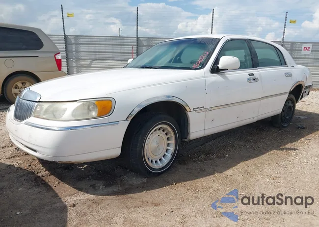 1LNHM81W7YY932830: 42062862