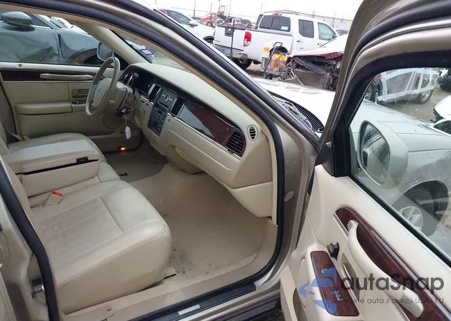 1LNHM81W66Y604098: 42063391