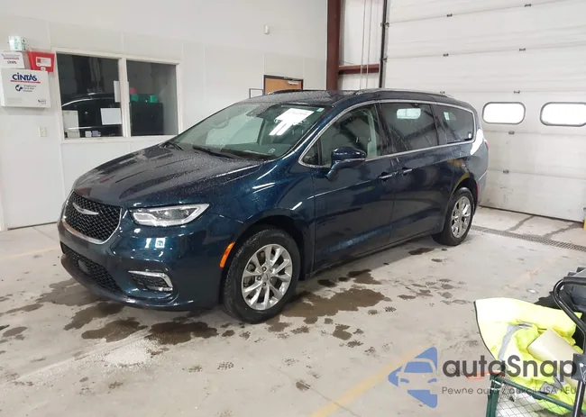 2C4RC3BGXMR604161: 42064805