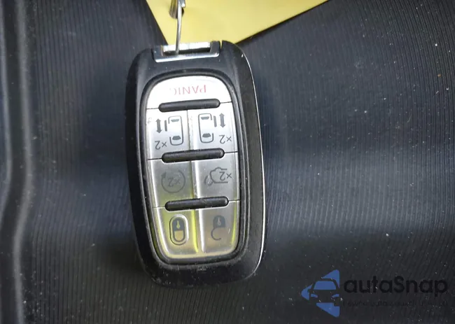 2C4RC1GG1JR105869: 42064725