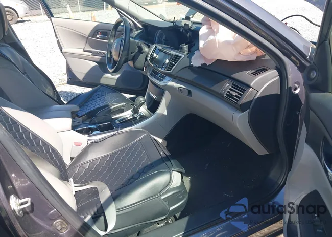 1HGCR2F87FA016843: 42065833