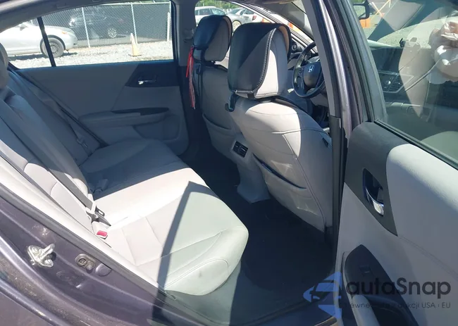 1HGCR2F87FA016843: 42065833