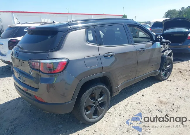 3C4NJDBB1JT433405: 42066178