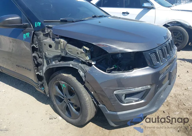 3C4NJDBB1JT433405: 42066178