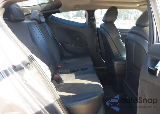 KMHTC6AD8DU103122: 42068175