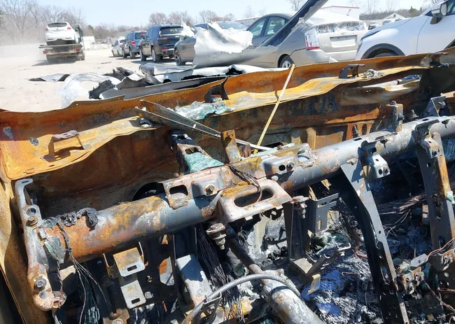 1G1ZD5STXLF069482: 42069737