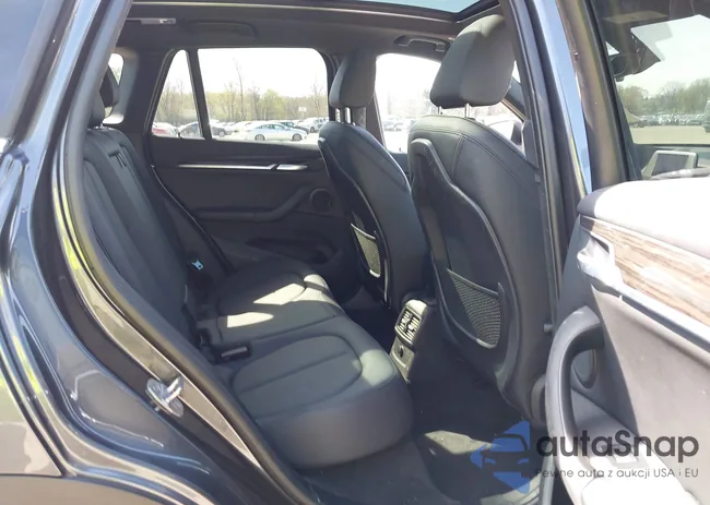 WBXHT3C38H5F85335: 42070076