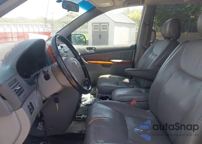 5TDBK22C38S010150: 42070786