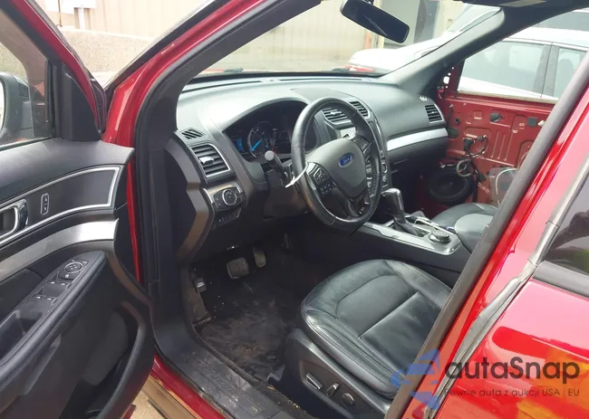 1FM5K8D88HGD15383: 42070980