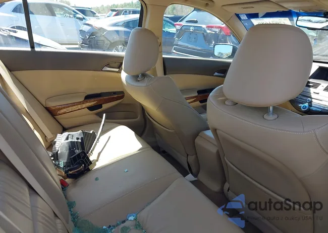 1HGCP25889A080112: 42071686