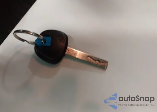 3KPA24AD9LE343408: 42072868