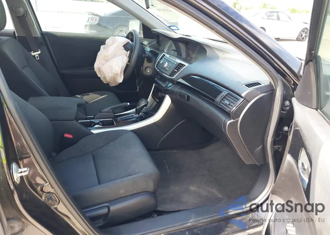 1HGCR2F3XHA172785: 42074191