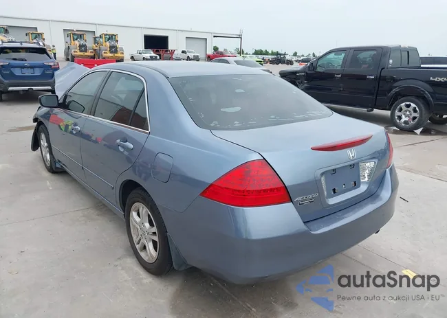 1HGCM56327A180670: 42074644