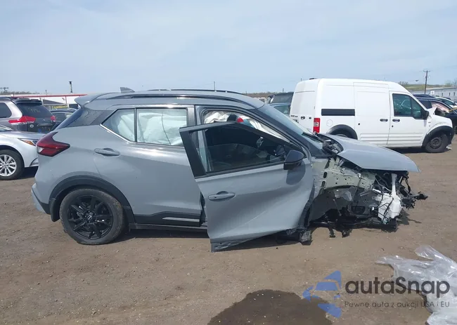 3N1CP5DV8RL532353: 42076078