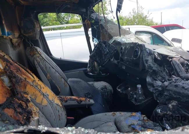 W1X4NBHY7PT136756: 42076953